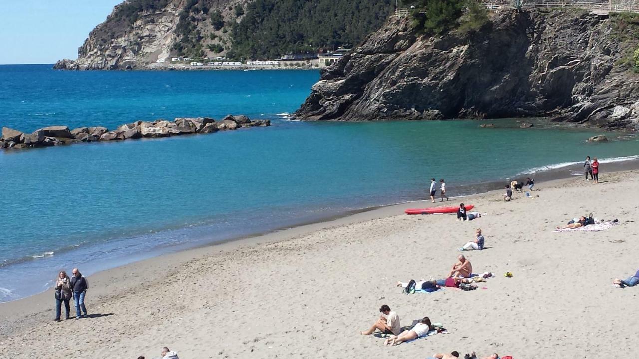 Appartamenti Enrica Moneglia Esterno foto